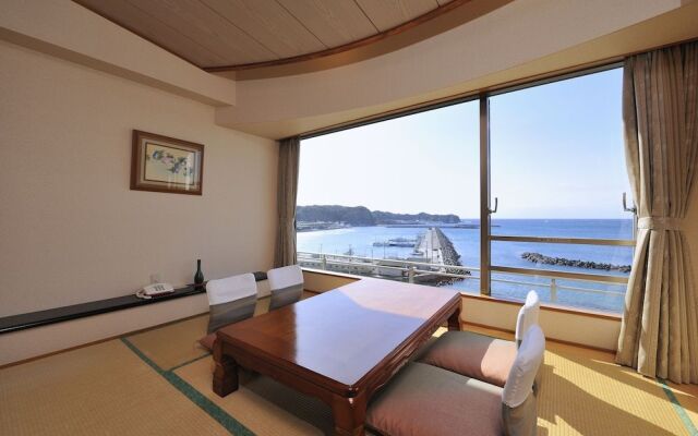 Mikazuki Sea-Park Hotel Katsuura