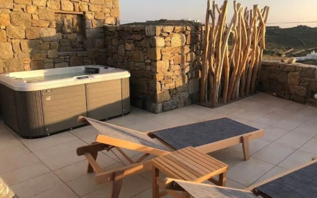 Romantic Mykonian Oasis Suite w Jacuzzi