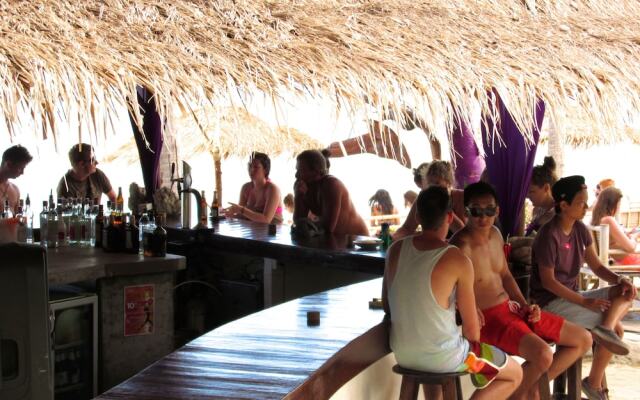 The Beach Village - Hostel