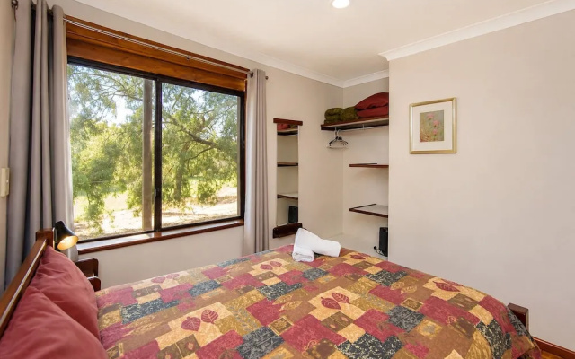 Banjine – Guest Rooms – Yallingup