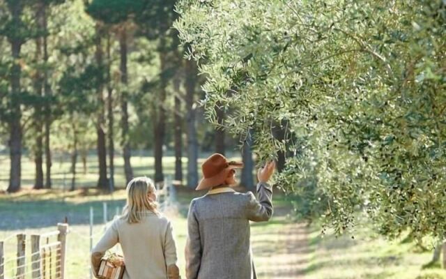 Olio Bello Lakeside Glamping