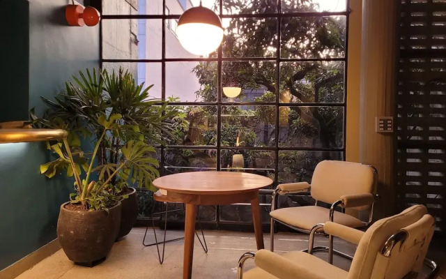 Hotel Doblell Near Provenza by Wynwood House