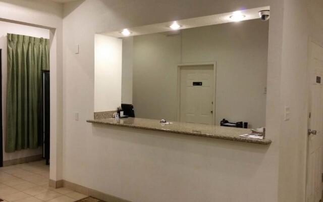 Country Regency Inn & Suites