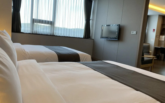 New Donghae Hotel