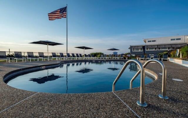 Atlantis Oceanfront Inn