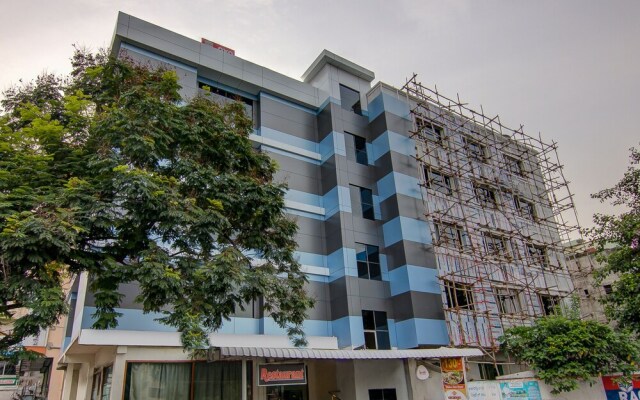 OYO 2653 The Orange Hotel