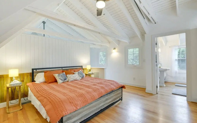 Family-friendly Chesapeake Beach House With Deck!