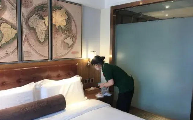 James Joyce Coffetel Hotel (Kunming Railway Station Huancheng South Road Subway Station)