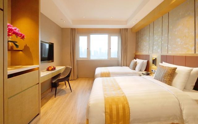 Grand Dragon Hotel