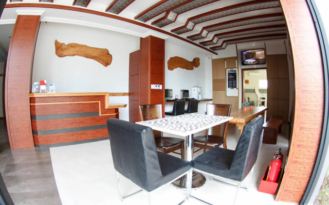 Wei Feng Exquisite Motel Pintung Branch