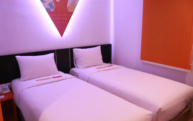Front One Inn Semarang