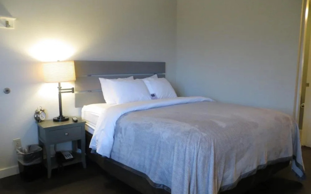 Brio Beach Inn