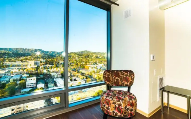 Hollywood Scorsese Apartment
