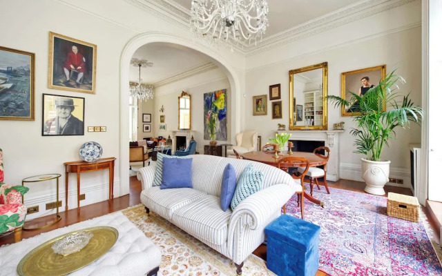 Grand 2 Bedroom Flat, Kensington