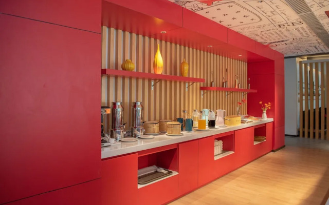 ibis Xinzhou Qiyi Road Hotel