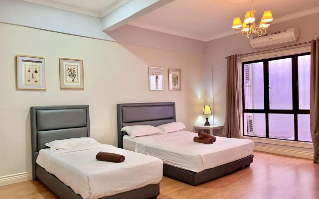 PENTHOUSE MARINA COURT VACATION HOME 5 BEDROOMS KOTA KINABALU 15pax