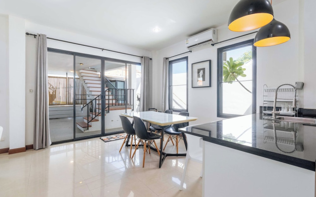 3BR Pool Villa Near Boat Avenue V303