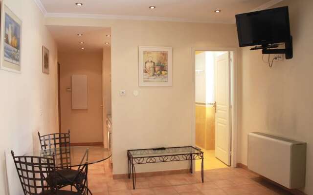 Studio Commandant Andre 22 by Viva Riviera