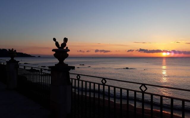 Casa Vacanza Holiday Giardini Naxos
