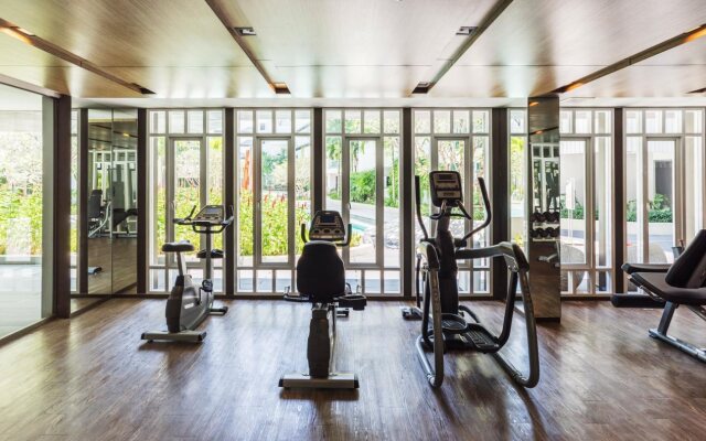 Favstay - The Base Downtown Phuket
