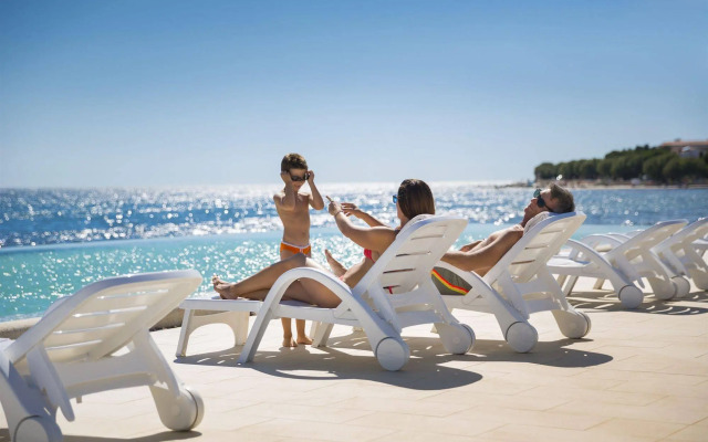 Holiday Homes Sirena Classic