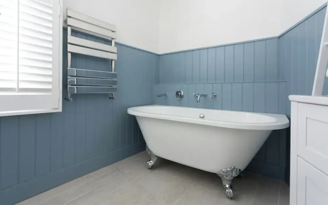 Bathurst Mews II by Onefinestay