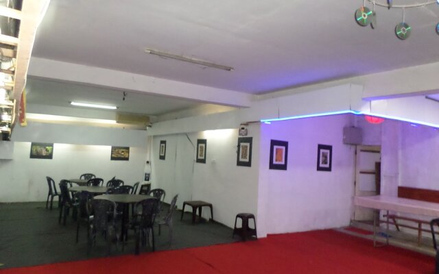 Mount Lanka Hotel & Suites