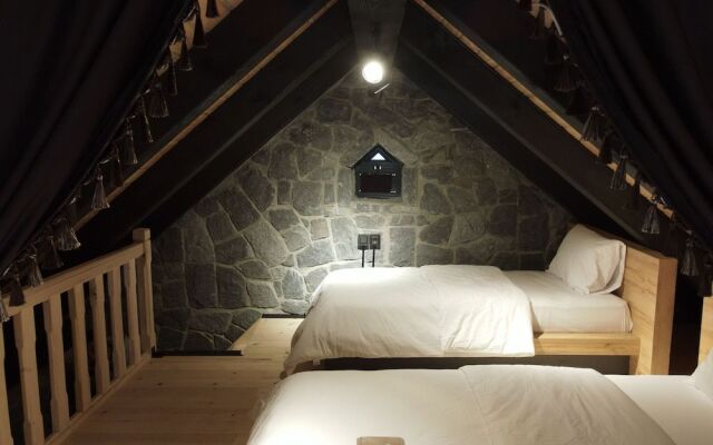 Ayder Vanak Stone Suites