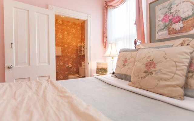 Historic Sevilla House Bed And Breakfast