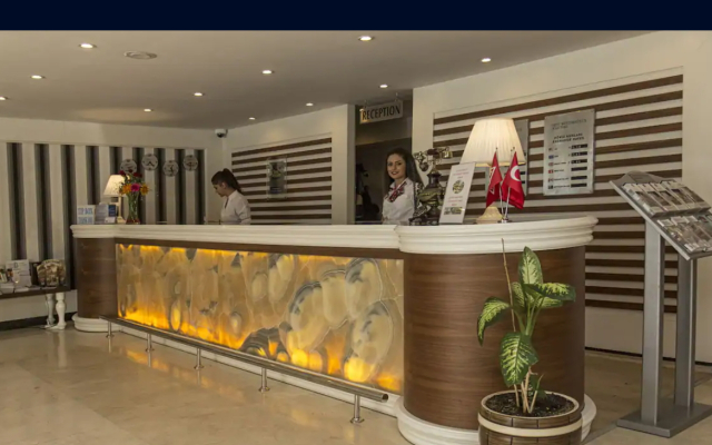 Best Western Plus Khan Hotel