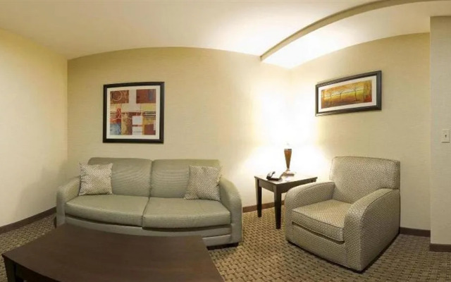 Hyatt House Bentoville / Rogers