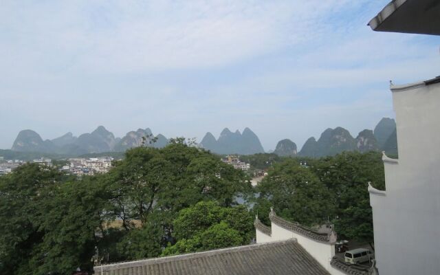 China Town Riverside Garden View Hotel
