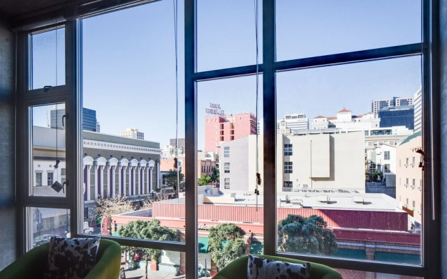 Stay Alfred on 6th Avenue