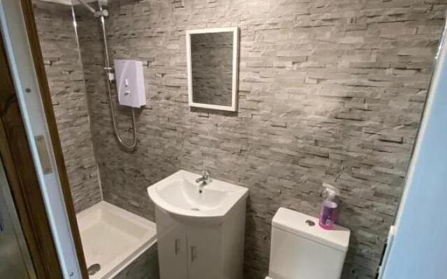 Adorable private suite with hassle-free street parking