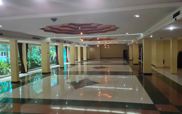 Raz Hotel & Convention