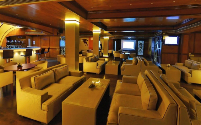 Metro Grand Hotel