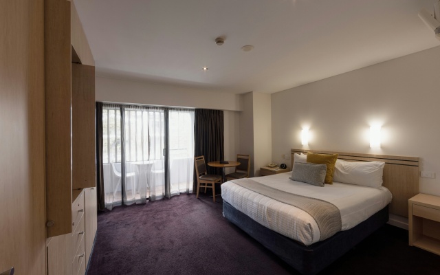 The Executive Inn – Guest Rooms – Newcastle