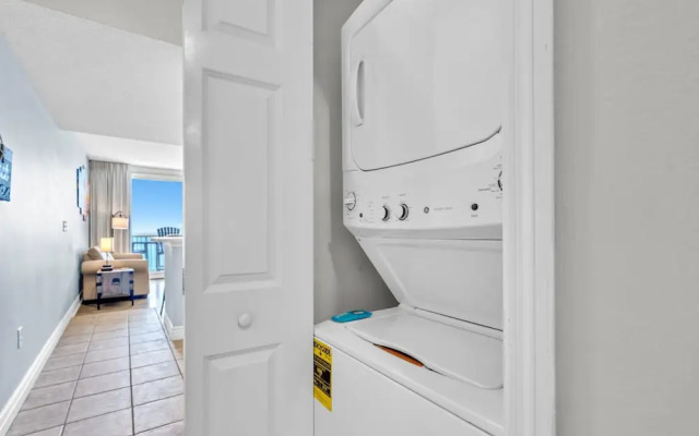 Majestic Beach Towers 1-1213