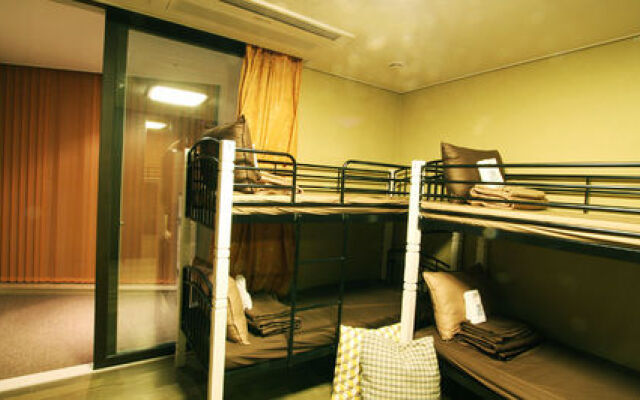 Guest House 601 Hostel