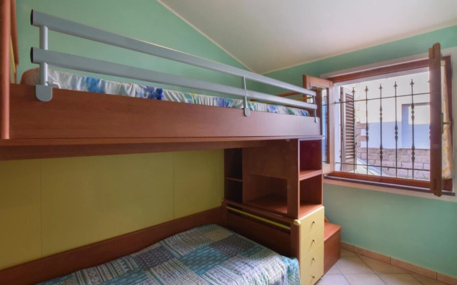 Stunning Home in S.caterina di Pittinur With 2 Bedrooms and Wifi