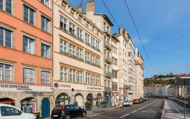 Le Phenix Hotel
