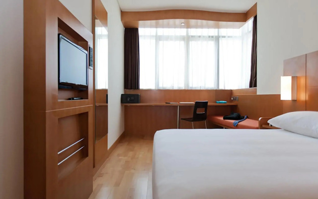 ibis Abu Dhabi Gate
