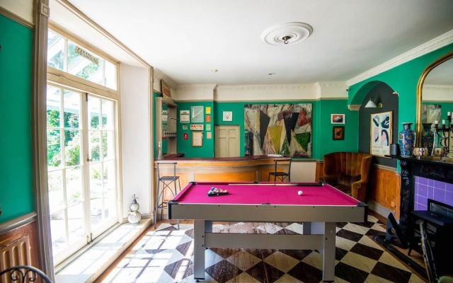 The Cors Country House