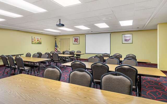 Quality Inn & Suites Lincoln South