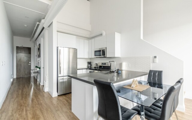 GLOBALSTAY. Dundurn LOFTS. Free parking