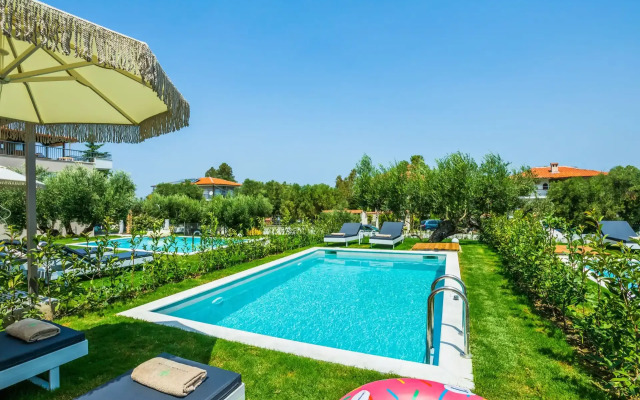 Dionisos Luxury Villas