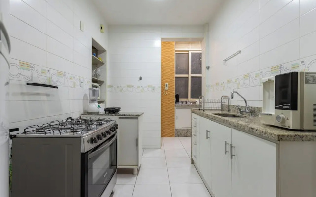 2min da Praia de Copacabana - A303