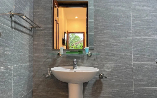 Mini Dien Bien Riverside Hotel - Lang Thai