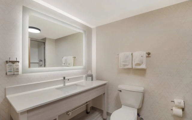 Holiday Inn Express & Suites Lexington by IHG