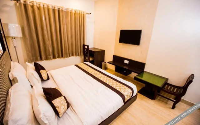 Hotel The City Square & Suites